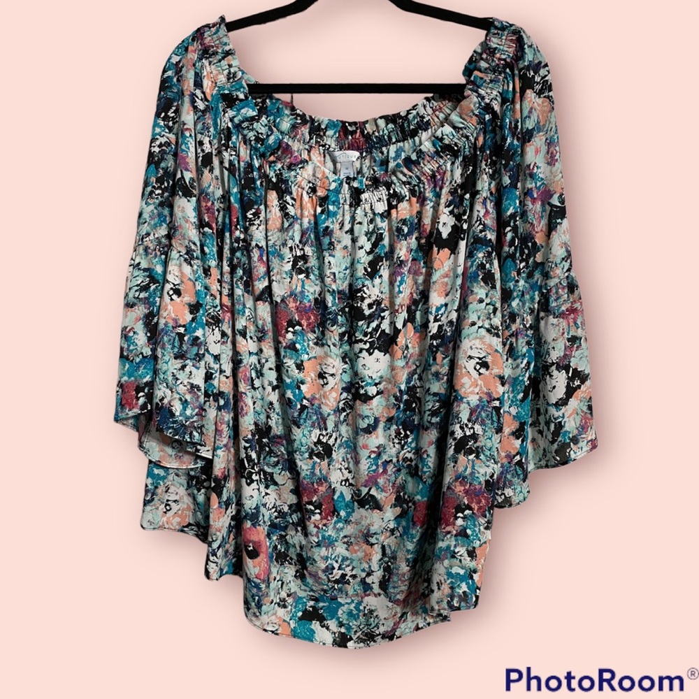 NWOT•Boutique Floral off shoulder top sz 3X
